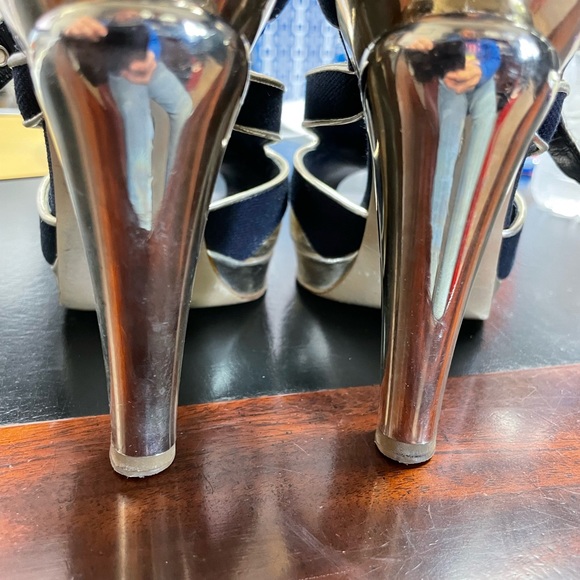 Chanel heels - Picture 3 of 4